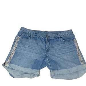 Eddie Bauer‎ Denim Bermuda Shorts Embellished Cuffs Womens Blue Size 12 summer
